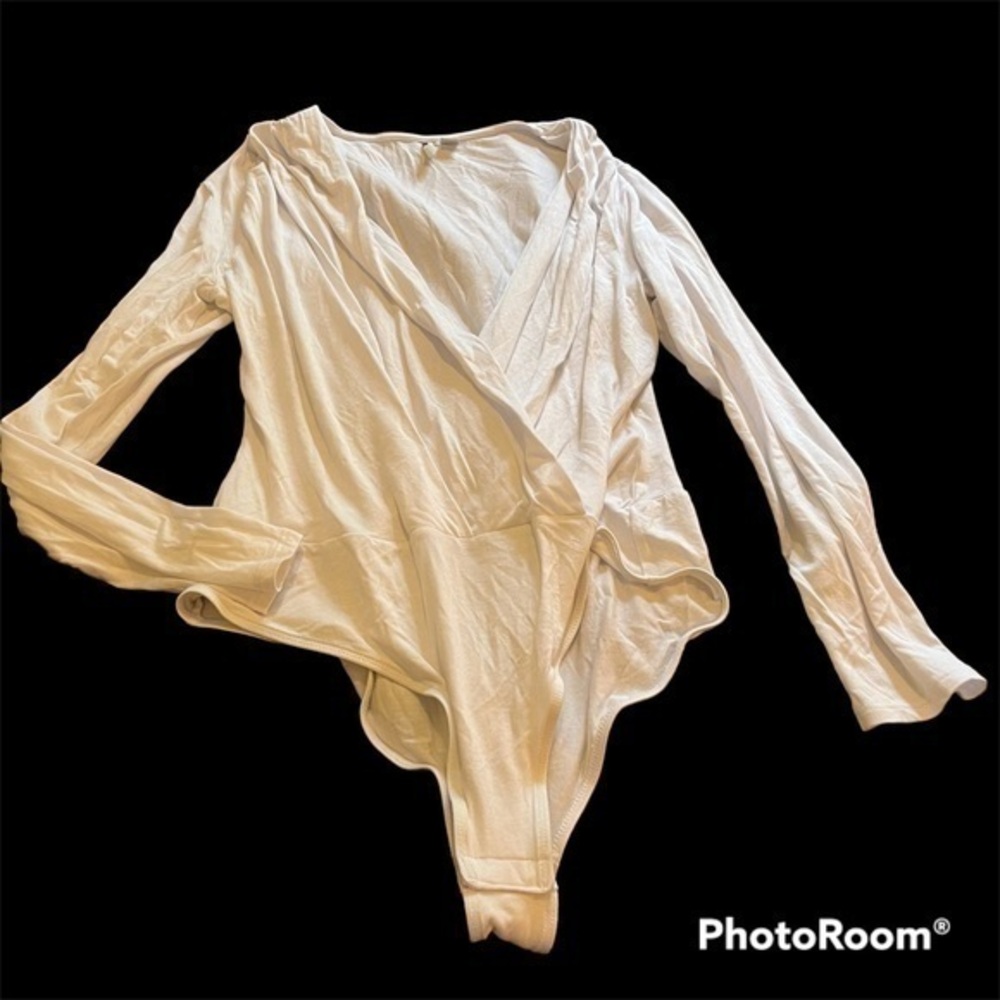 Est 1946 white long sleeve vneck bodysuit